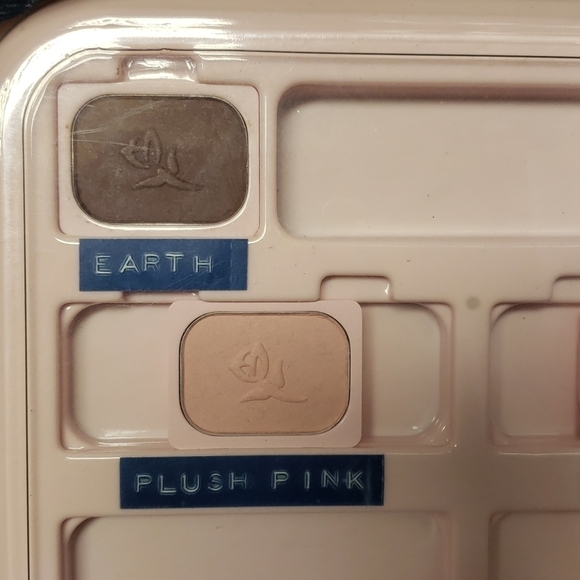 Mary Kay Retired 2226 Tray with 5 Unused Eye Colors - Picture 3 of 6